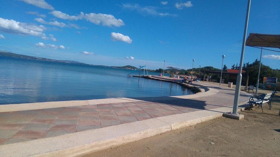 Apartman Ana Dobropoljana Екстериор снимка